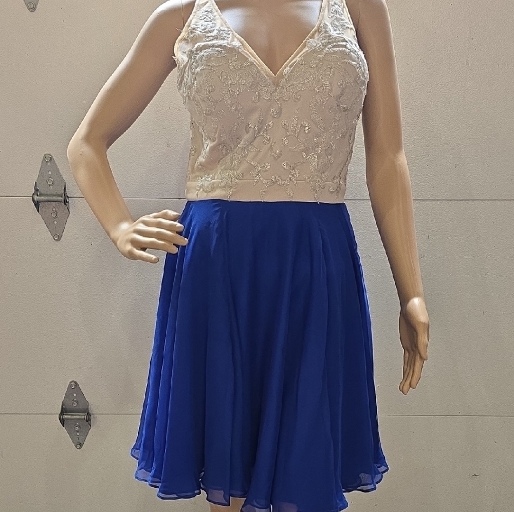 Nina Canacci Blue and Cream Lace Dress